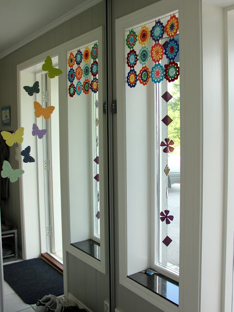 Ideas para decorar con crochet. Cortinas con flores japonesaPUERTA AL SUR